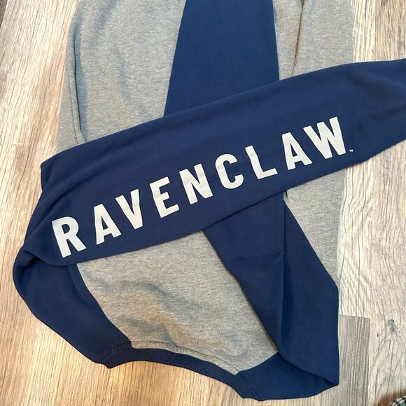 Harry Potter Universal Studios Ravenclaw Gray Pullover Sweatshirt Size Medium - Picture 4 of 8